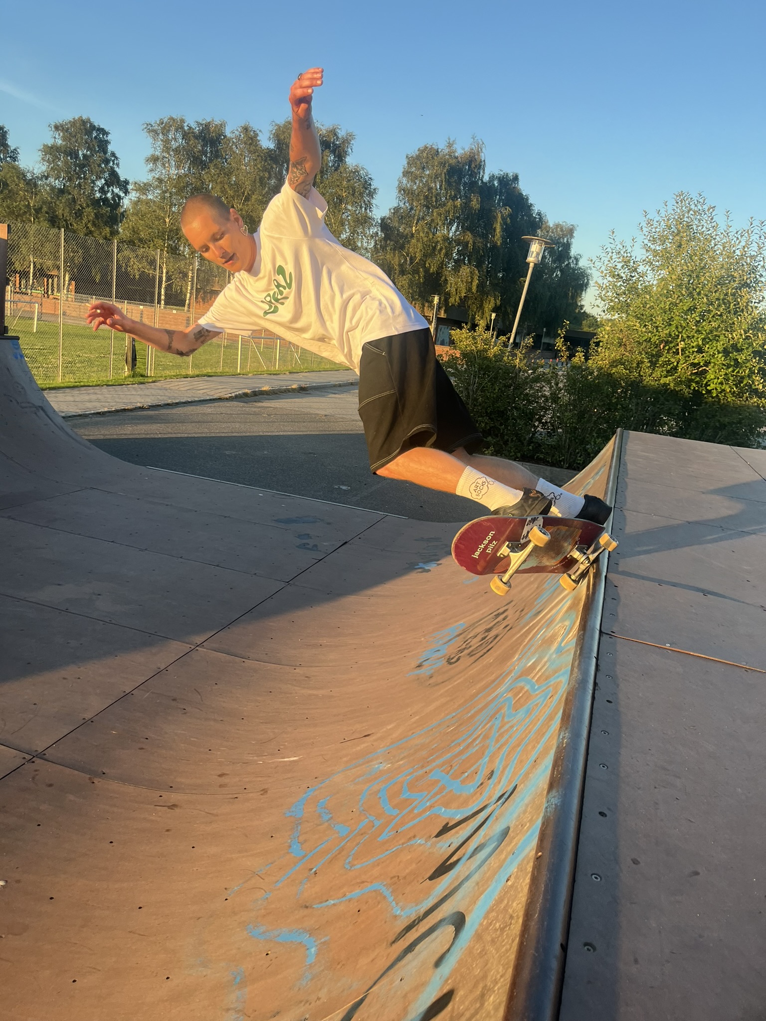 Herbert er 182 cm høj og bruger størrelse M.